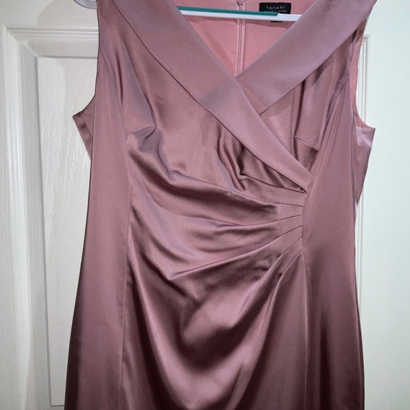 Tahari Arthur S. Levine pink satin Portrait Collar Sheath dress Sz 14 sleeveless - Picture 3 of 9